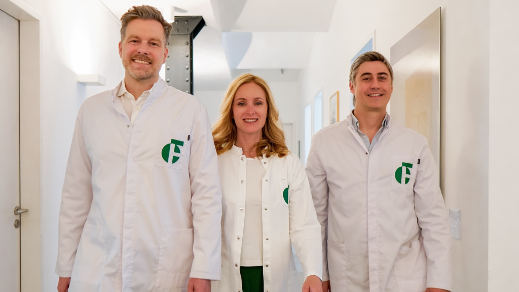 Dr. Frantzen, Dr. Finke und Gustavo Saravia