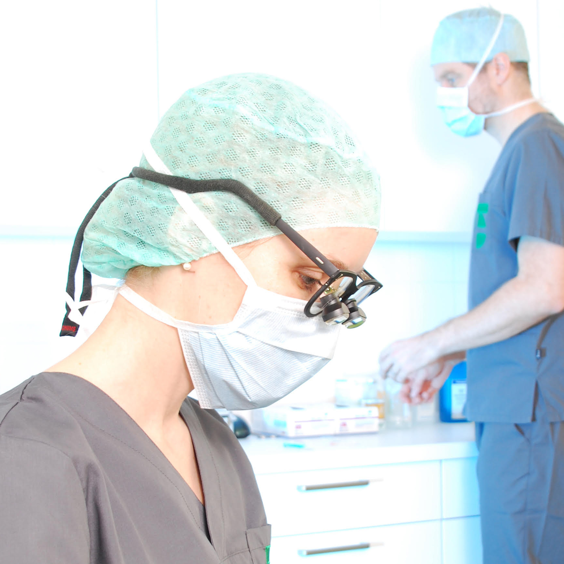 Dr. Juliane C. Finke with surgical glasses